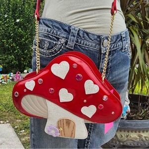 🍄Betsey Johnson mushroom purse🍄